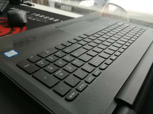 **AS NEW**THE NEW HP 250 G5*6TH GEN i5*4GB RAM*500GB HDD*HD DISPLAY*DVD WRITER*